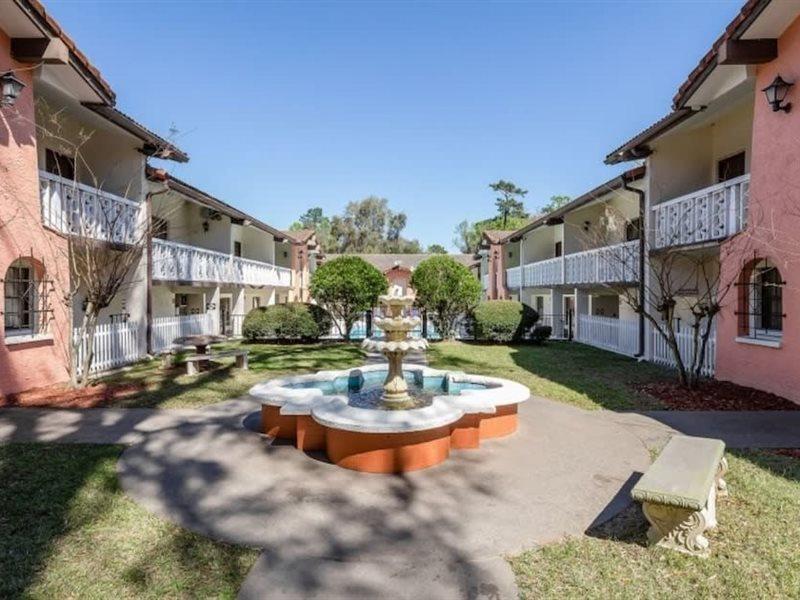 Hotel La Casa Inn&suites
