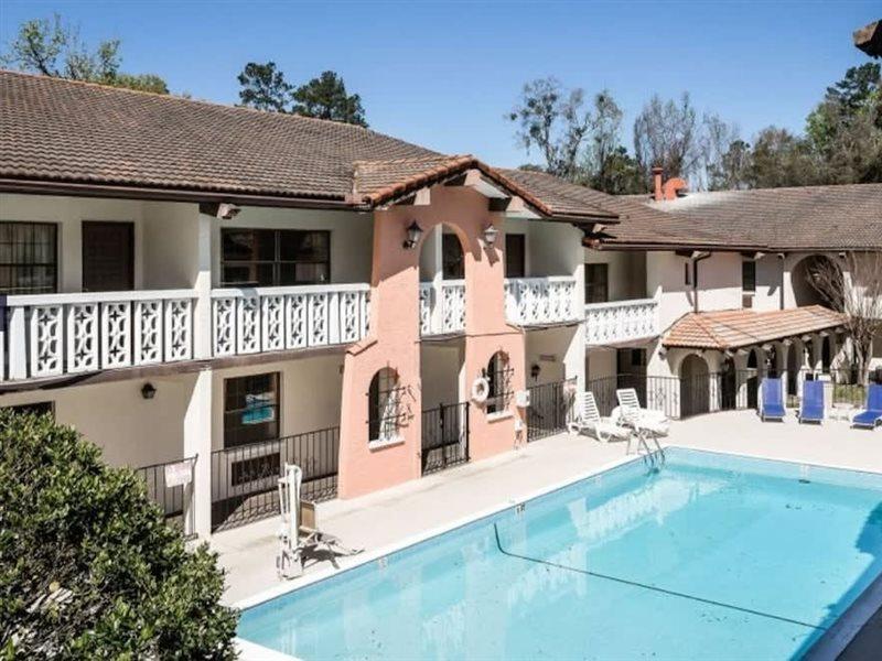 La Casa Inn&suites