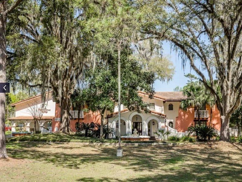 La Casa Inn&suites